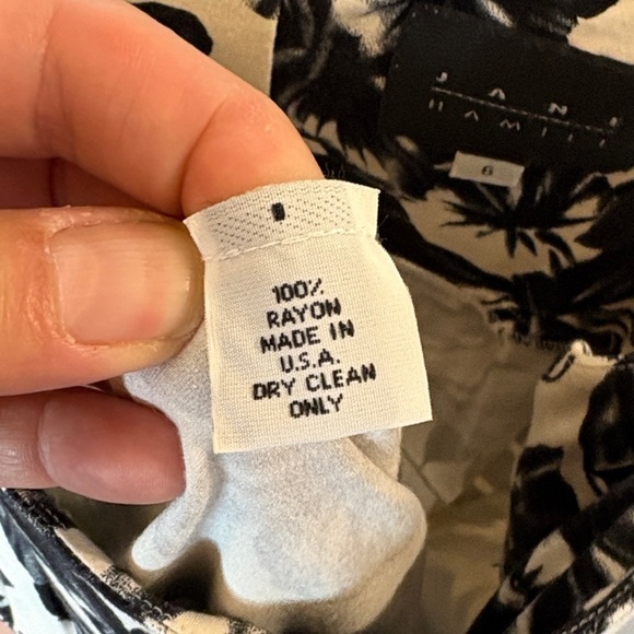 Chic Black and White Floral Midi Dress - Picture 3 of 8